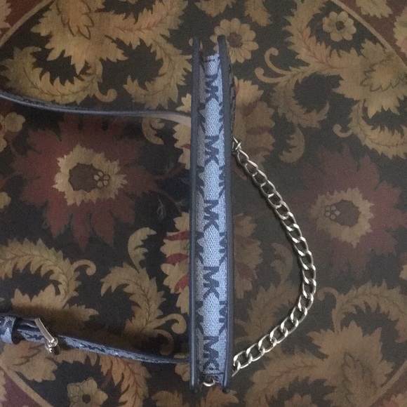 New! Michael Kors Signature Gray Logo Belt Purse With Silver Chain Pull - Picture 12 of 16